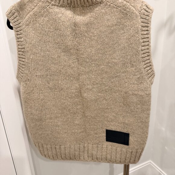 We11done Cable Knit Wool Blend Vest Beige Size S - Picture 3 of 7